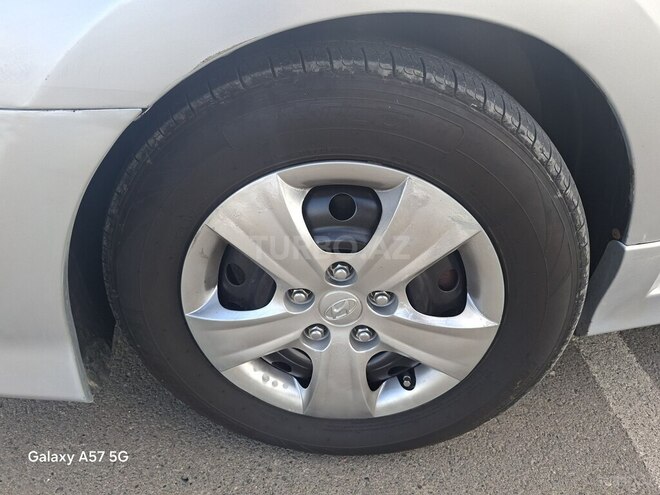 Hyundai i30 2010, 454,000 km - 1.6 l - Salyan