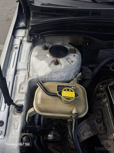 Hyundai i30 2010, 454,000 km - 1.6 l - Salyan