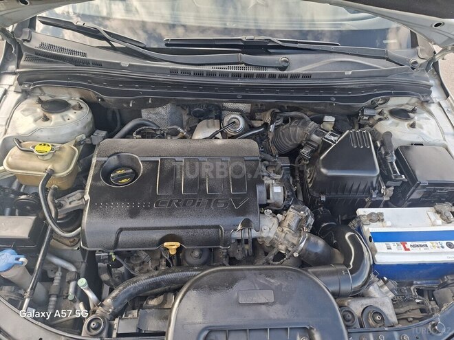 Hyundai i30 2010, 454,000 km - 1.6 l - Salyan