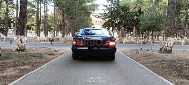 Mercedes E 220 1997, 350,000 km - 2.2 l - Sumqayıt