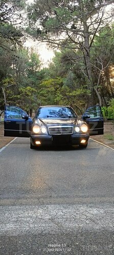 Mercedes E 220 1997, 350,000 km - 2.2 l - Sumqayıt