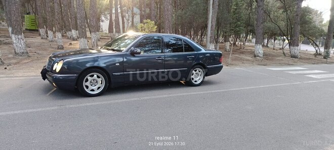 Mercedes E 220 1997, 350,000 km - 2.2 l - Sumqayıt