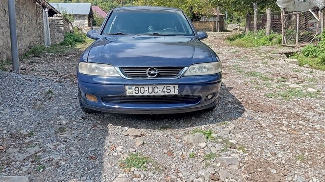 Opel Vectra 1996, 445,000 km - 2.0 л - Qax