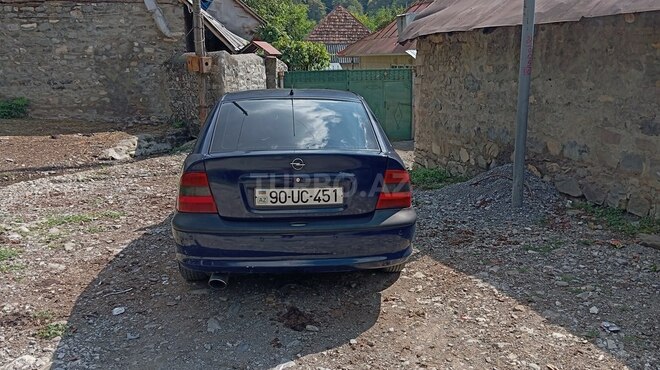 Opel Vectra 1996, 445,000 km - 2.0 л - Qax
