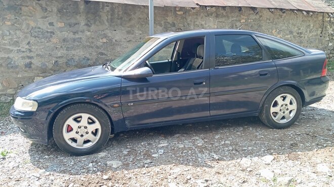 Opel Vectra 1996, 445,000 km - 2.0 л - Qax
