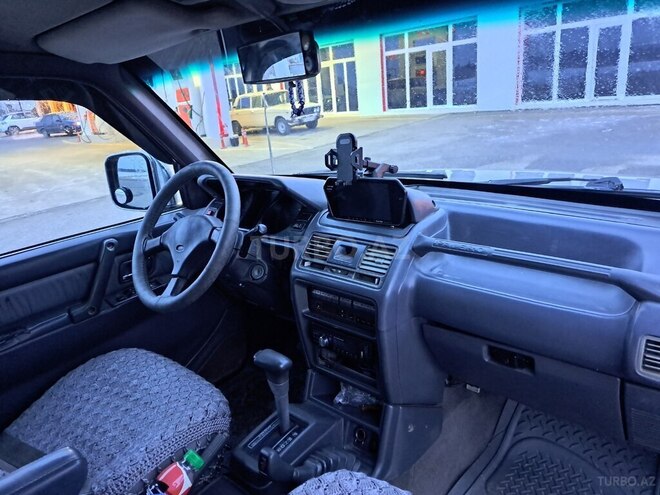Mitsubishi Pajero 1993, 300,000 km - 2.5 l - Qazax