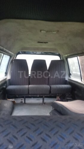Hyundai H-1 1999, 462,578 km - 2.5 л - Qax