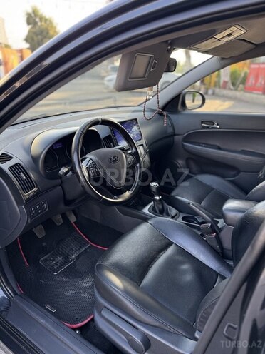 Hyundai i30 2010, 300,000 km - 1.6 л - Bakı