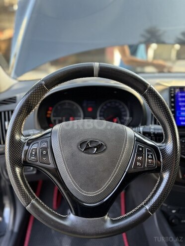 Hyundai i30 2010, 300,000 km - 1.6 л - Bakı