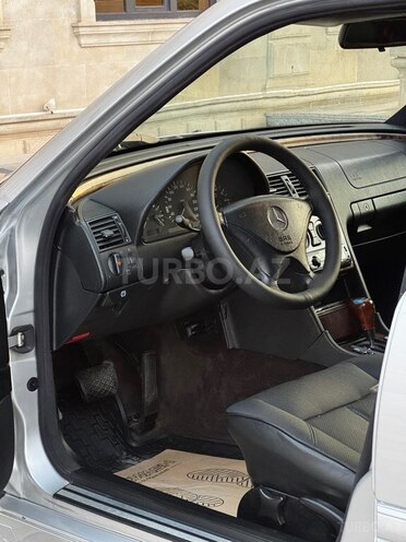 Mercedes C 200 2000, 368,000 km - 2.0 l - Saatlı