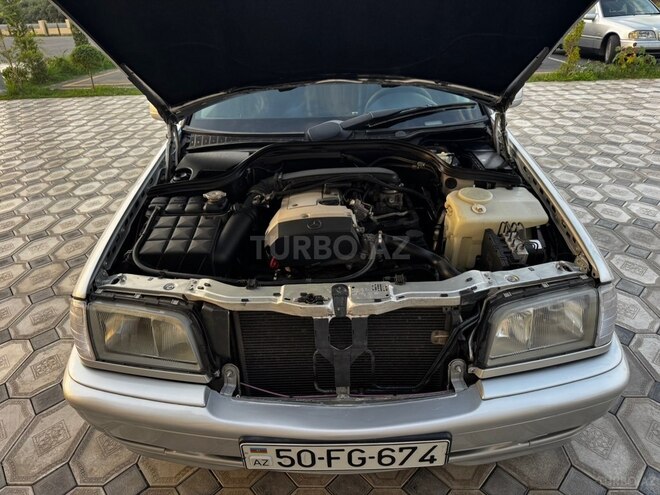 Mercedes C 200 2000, 368,000 km - 2.0 l - Saatlı