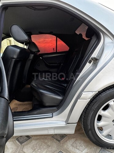 Mercedes C 200 2000, 368,000 km - 2.0 l - Saatlı