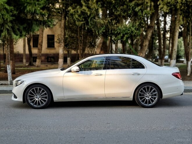 Mercedes E 300 d 2018, 256,000 km - 2.0 l - Bakı