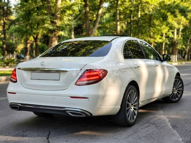 Mercedes E 300 d 2018, 256,000 km - 2.0 l - Bakı
