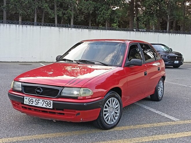 Opel Astra 1997, 208,542 km - 1.6 l - Sumqayıt