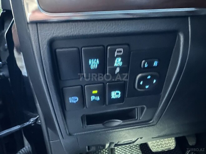 Toyota Land Cruiser 2018, 201,000 km - 4.6 l - Bakı