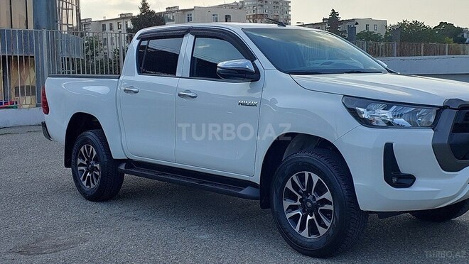 Toyota Hilux 2023, 110,000 km - 2.4 l - Bakı