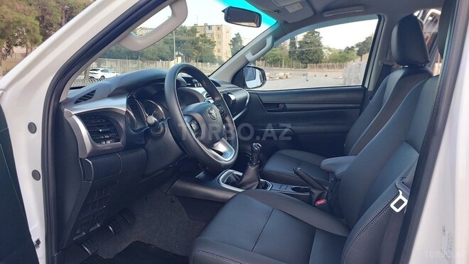 Toyota Hilux 2023, 110,000 km - 2.4 l - Bakı