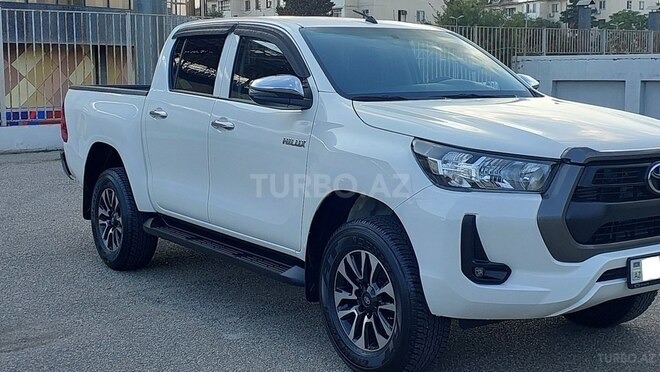 Toyota Hilux 2023, 110,000 km - 2.4 l - Bakı