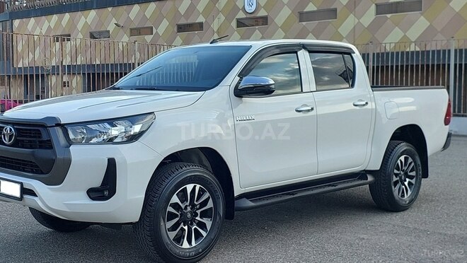 Toyota Hilux 2023, 110,000 km - 2.4 l - Bakı