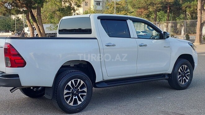 Toyota Hilux 2023, 110,000 km - 2.4 l - Bakı