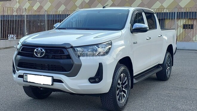 Toyota Hilux 2023, 110,000 km - 2.4 l - Bakı