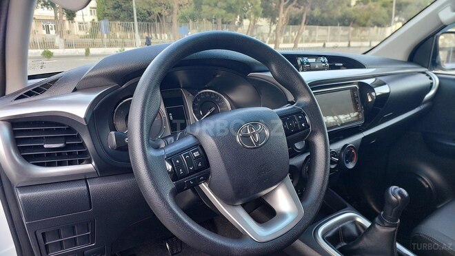 Toyota Hilux 2023, 110,000 km - 2.4 l - Bakı