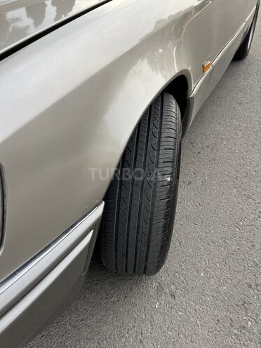 Mercedes  1993, 412,357 km - 2.0 l - Qazax