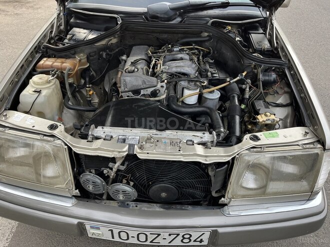 Mercedes  1993, 412,357 km - 2.0 l - Qazax