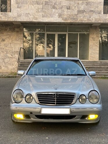 Mercedes E 220 1999, 300,000 km - 2.2 l - İsmayıllı