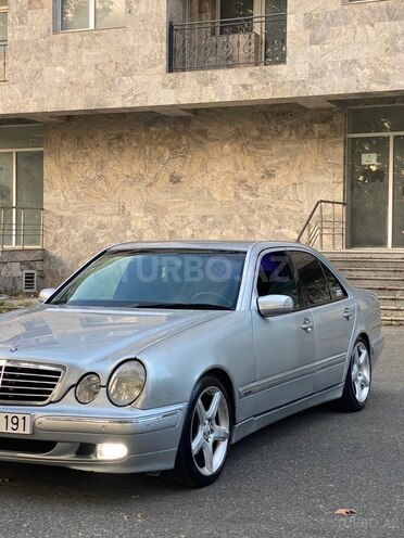 Mercedes E 220 1999, 300,000 km - 2.2 l - İsmayıllı