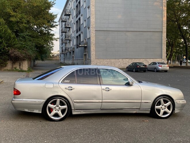 Mercedes E 220 1999, 300,000 km - 2.2 l - İsmayıllı