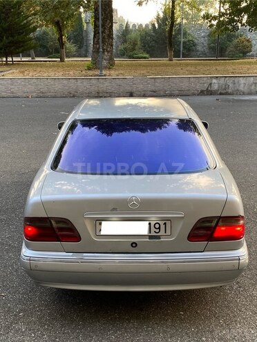 Mercedes E 220 1999, 300,000 km - 2.2 l - İsmayıllı