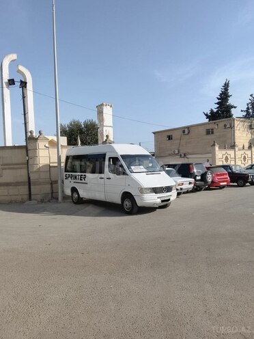 Mercedes Sprinter 312 1995, 312,000 km - 2.9 l - Salyan