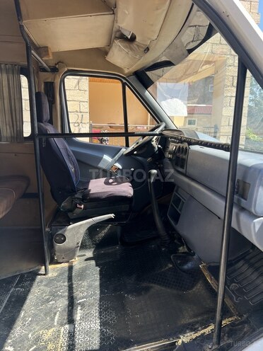 Mercedes Sprinter 312 1995, 312,000 km - 2.9 l - Salyan