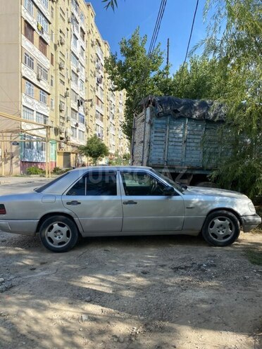 Mercedes E 220 1994, 508,000 km - 2.2 л - Sumqayıt