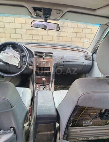 Mercedes C 220 1995, 321,870 km - 2.2 l - Saatlı