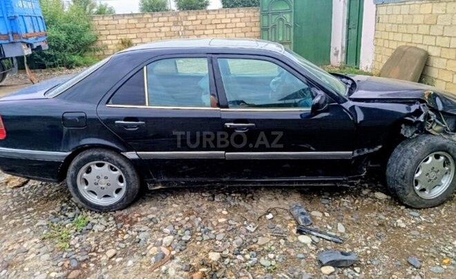 Mercedes C 220 1995, 321,870 km - 2.2 l - Saatlı
