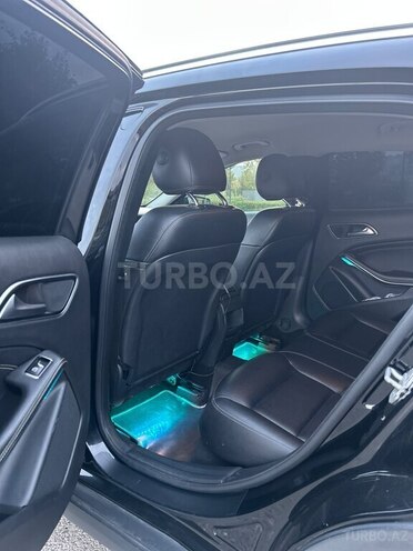 Mercedes GLA 250 4MATIC 2015, 123,000 km - 2.0 л - Bakı