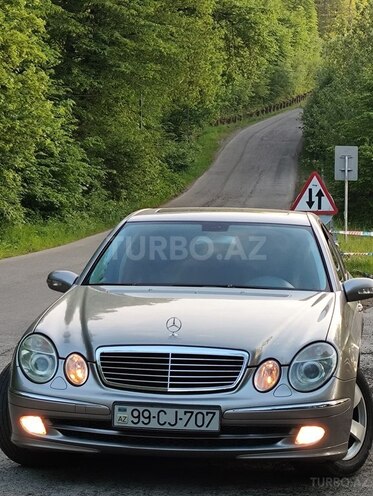 Mercedes E 240 2004, 248,000 km - 2.6 l - Qusar