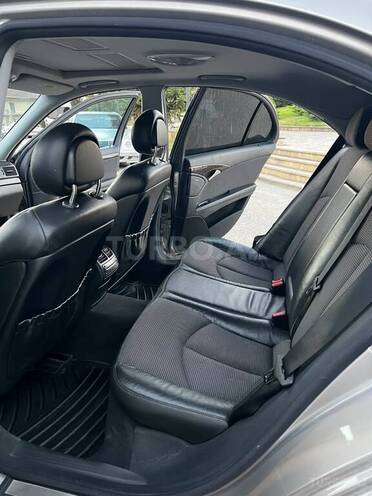 Mercedes E 240 2004, 248,000 km - 2.6 l - Qusar