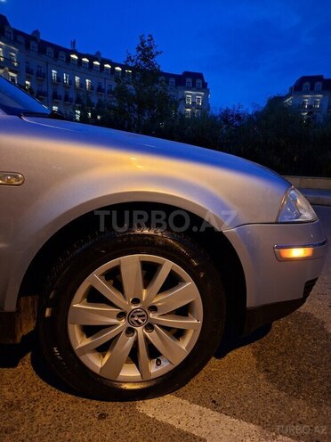 Volkswagen Passat 2004, 280,000 km - 1.8 l - Bakı