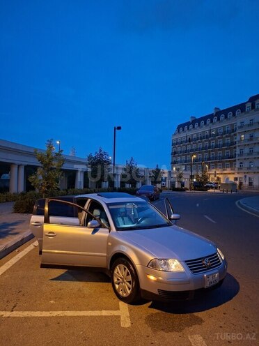 Volkswagen Passat 2004, 280,000 km - 1.8 l - Bakı