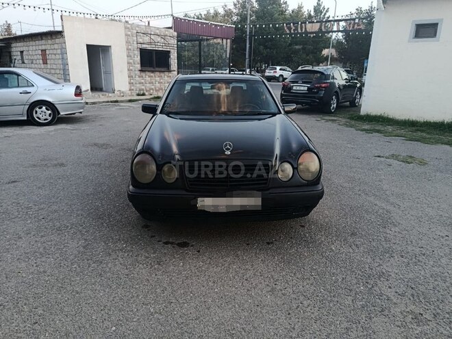 Mercedes E 220 1996, 236,323 km - 2.2 л - Bərdə