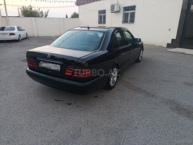 Mercedes E 220 1996, 236,323 km - 2.2 л - Bərdə