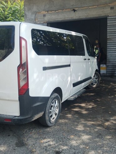 Ford Tourneo Custom 2014, 420,000 km - 2.2 l - Şəki