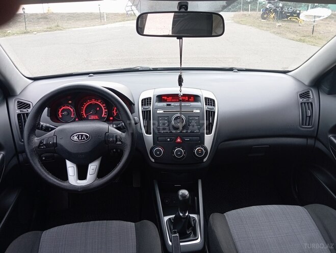 Kia  2009, 250,000 km - 1.4 l - Tovuz