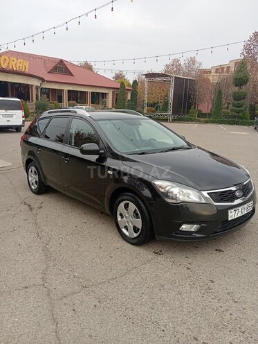 Kia  2009, 250,000 km - 1.4 l - Tovuz