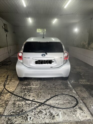 Toyota Prius C 2014, 160,934 km - 1.5 л - Zaqatala