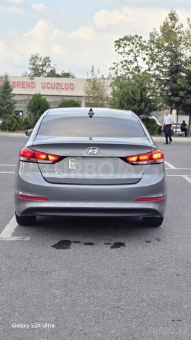 Hyundai Elantra 2017, 170,590 km - 2.0 l - Qəbələ